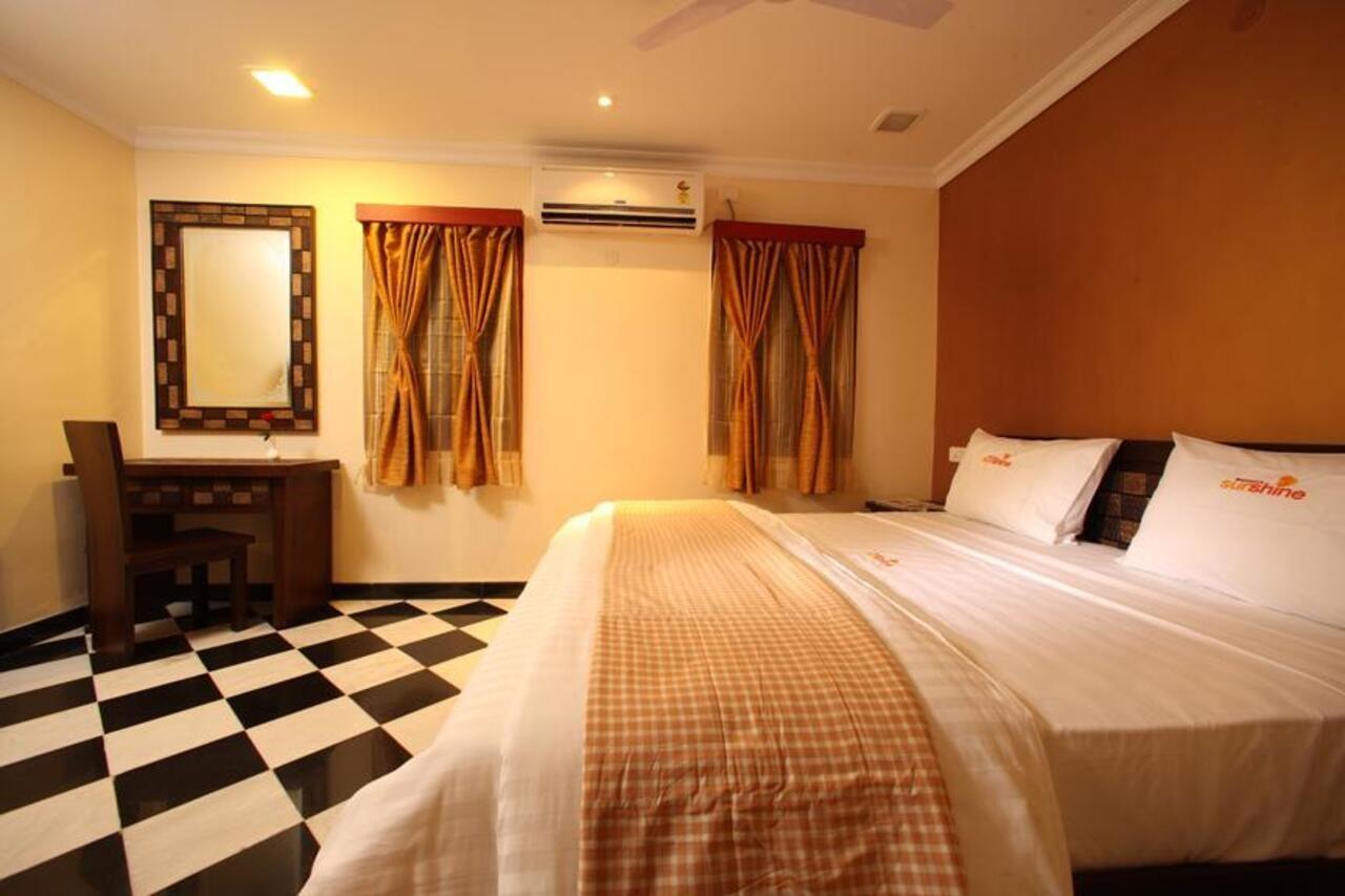 Meenakshi's Sunshine Hotel Madurai Buitenkant foto