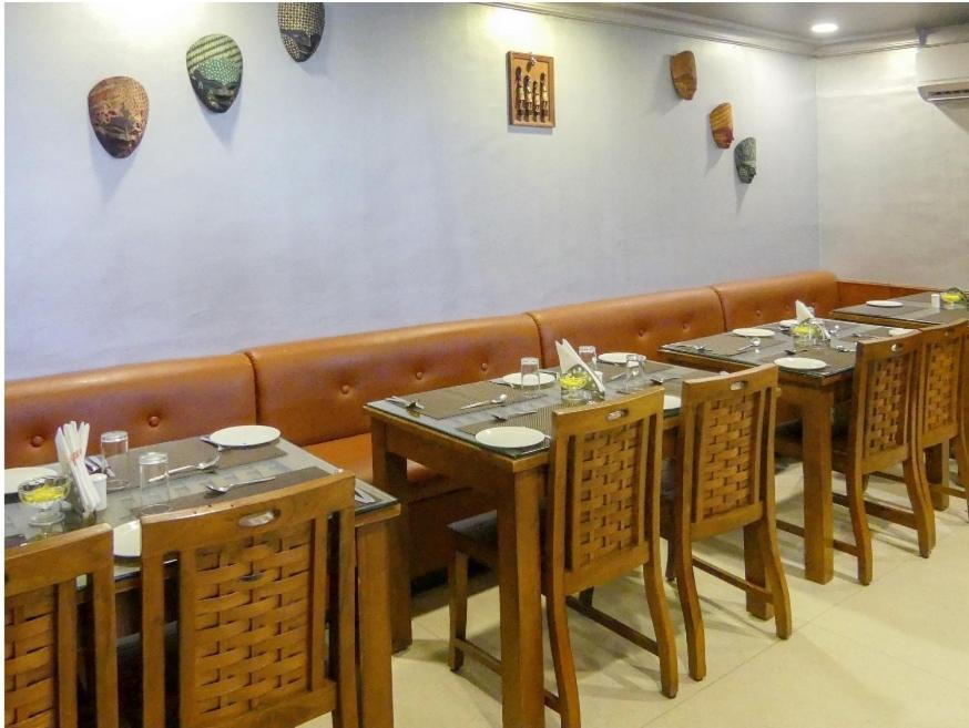 Meenakshi's Sunshine Hotel Madurai Buitenkant foto