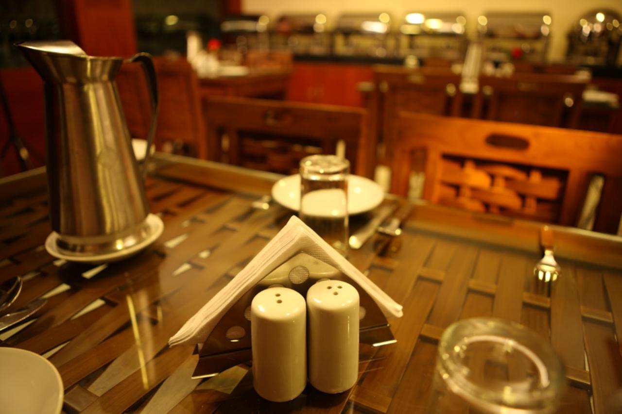 Meenakshi's Sunshine Hotel Madurai Buitenkant foto
