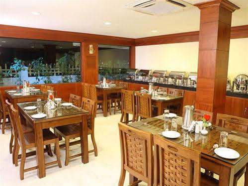 Meenakshi's Sunshine Hotel Madurai Buitenkant foto