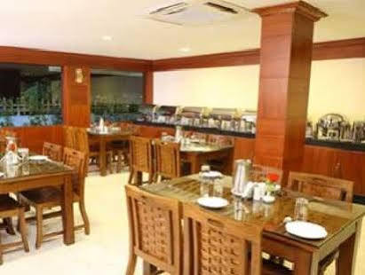 Meenakshi's Sunshine Hotel Madurai Buitenkant foto